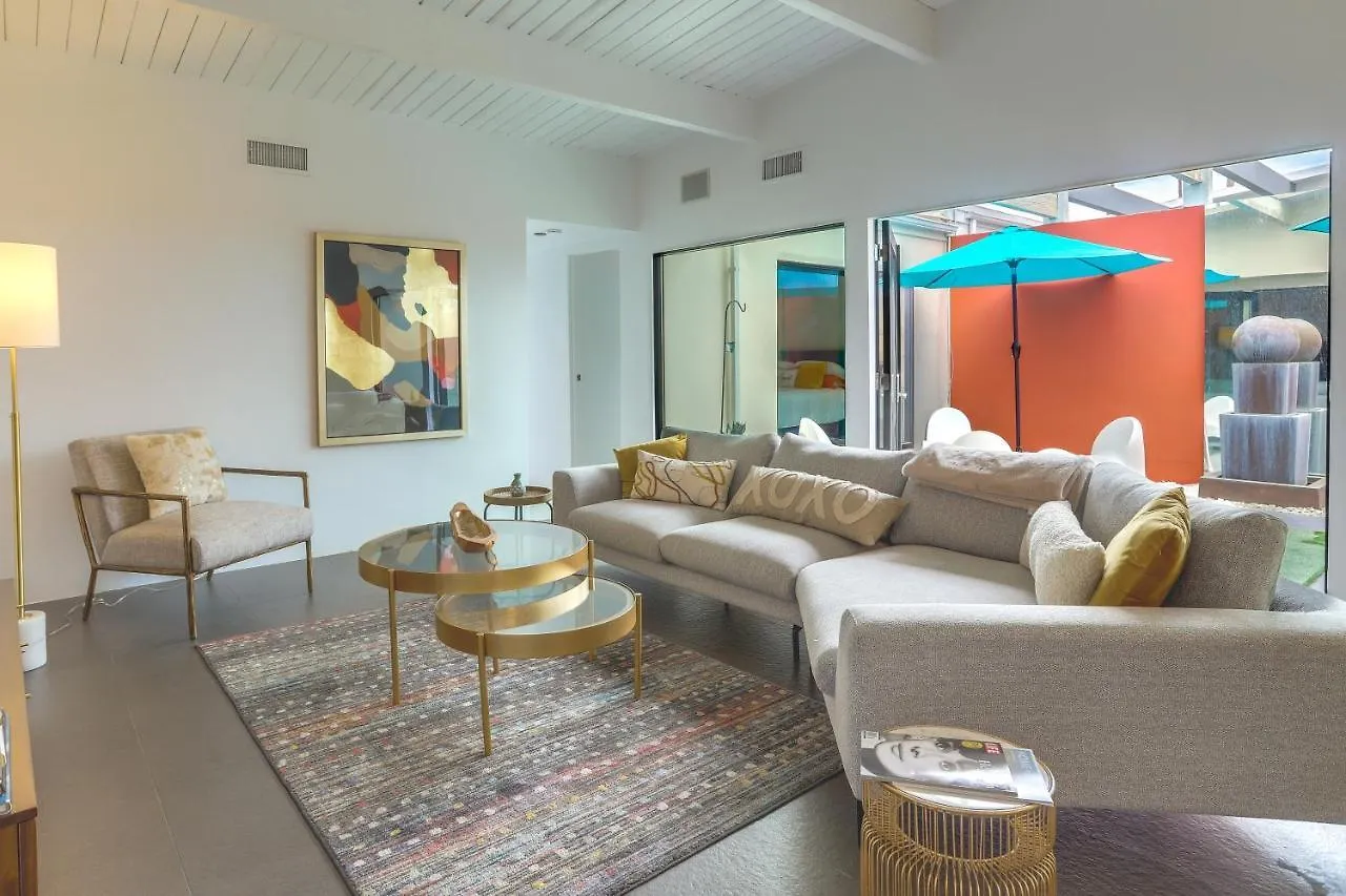 Palm Springs Condo With 2 Community Heated Pools! Lägenhet